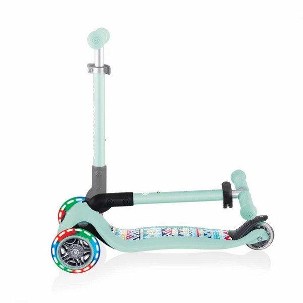 Продукт Globber Junior Fantasy Lights - Сгъваема тротинетка със светещи колела  - 0 - BG Hlapeta
